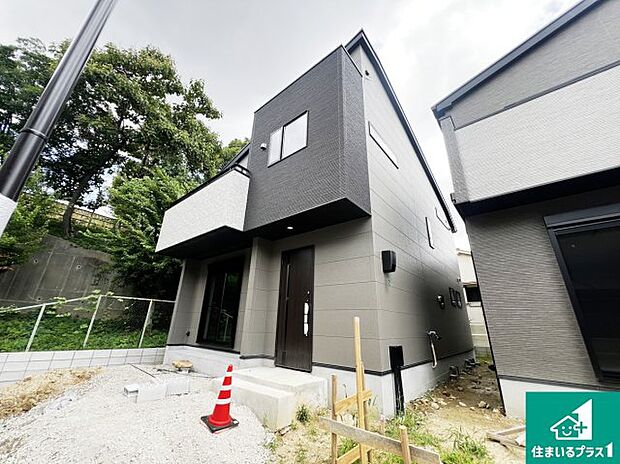 【外観】安心の10年保証!外観を美しく保ち、雨水で汚れを落とします!気になることがありましたら、お気軽にお問い合わせください!