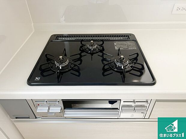 【コンロ】ダブル高火力Siセンサー付きコンロ!3口あるので、まとめて料理をする時も大活躍!