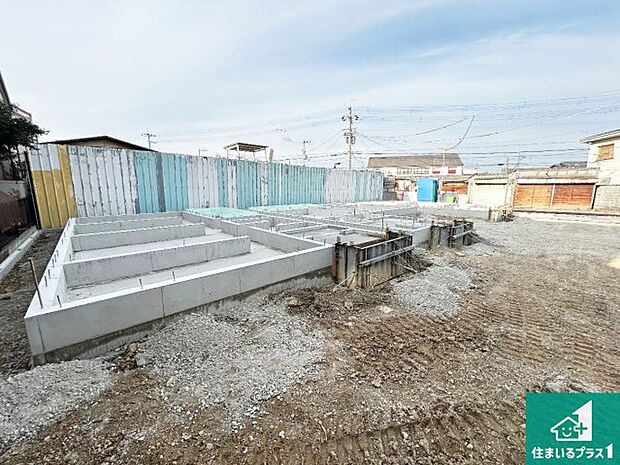 【外観】周辺は落ち着いた街並みの住宅地!子育てがしやすい住環境です!まだ未完成ですが、現地でしかわからない事もございます。是非一度ご覧ください。