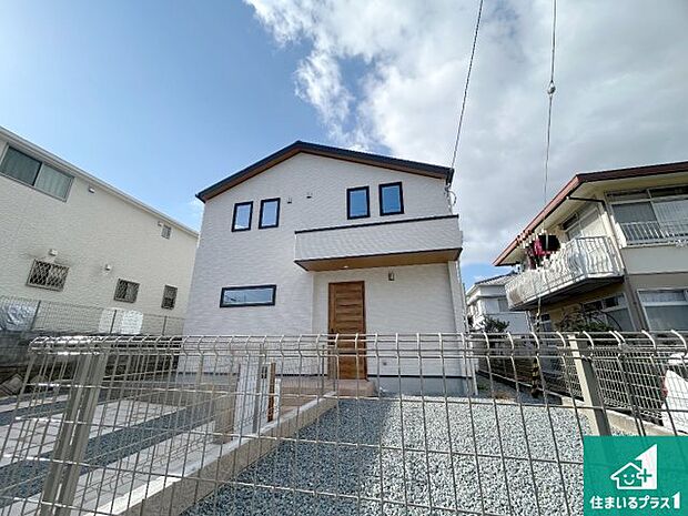 【外観】安心の10年保証!外観を美しく保ち、雨水で汚れを落とします!気になることがありましたら、お気軽にお問い合わせください!