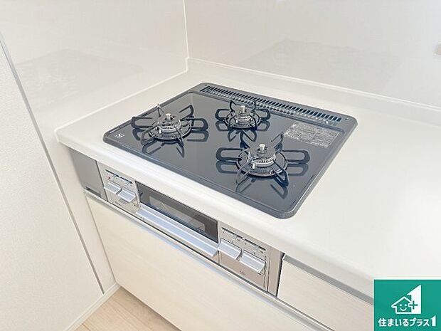 【コンロ】ダブル高火力Siセンサー付きコンロ!3口あるので、まとめて料理をする時も大活躍!