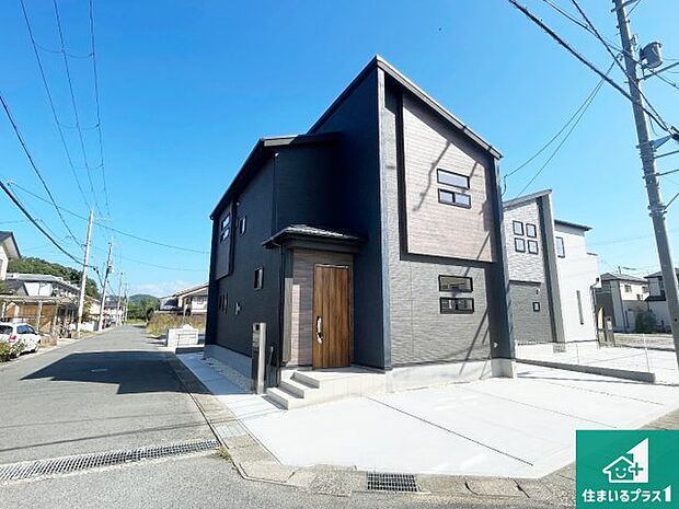 【外観】安心の10年保証！外観を美しく保ち、雨水で汚れを落とします！気になることがありましたら、お気軽にお問い合わせください！