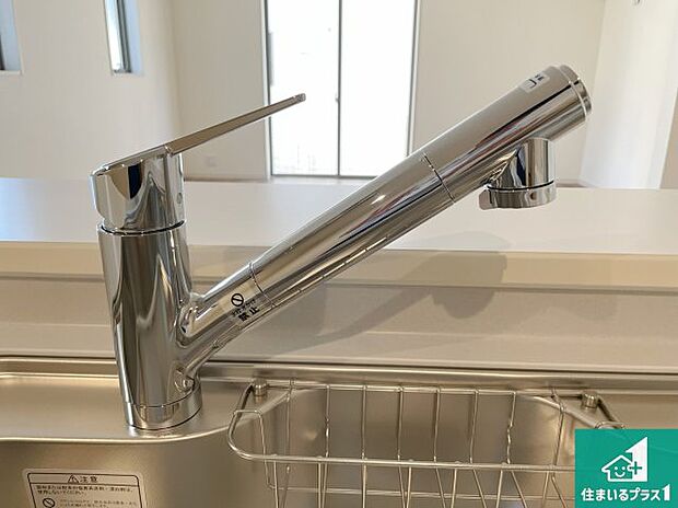 【キッチン水栓】浄水器を内蔵!炊飯時、お茶を作る時に安心してお水を使えます!お湯と冷水、浄水と原水、シャワーの切替えもワンタッチです!