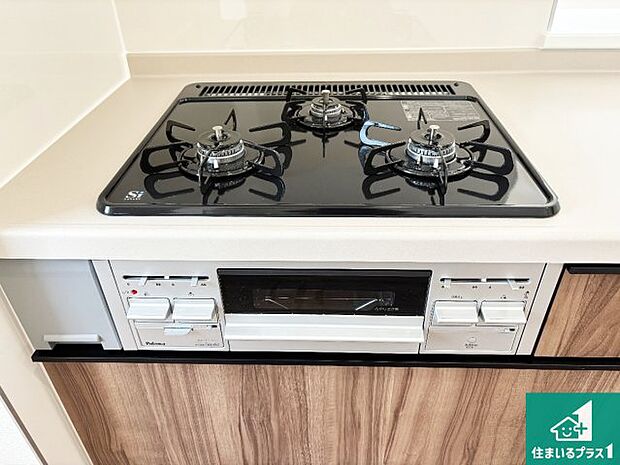 【コンロ】ダブル高火力Siセンサー付きコンロ!3口あるので、まとめて料理をする時も大活躍!