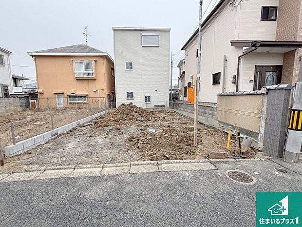 【外観】現在建築中！落ち着いた街並みで新生活を始めることが出来そう！周辺の物件も併せてご紹介させて頂きます！