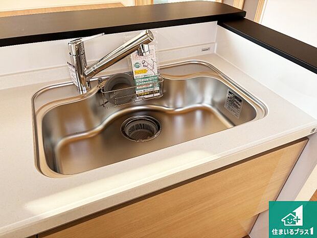 【キッチン水栓】浄水器を内蔵!炊飯時、お茶を作る時に安心してお水を使えます!お湯と冷水、浄水と原水、シャワーの切替えもワンタッチです!