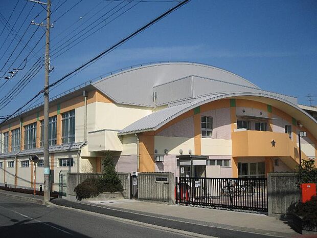 貝塚市立西小学校