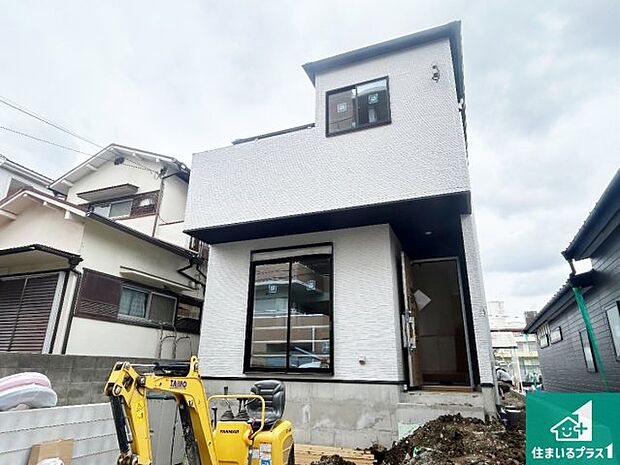 【外観】周辺は落ち着いた街並みの住宅地！子育てがしやすい住環境です！まだ未完成ですが、現地でしかわからない事もございます。是非一度ご覧ください。