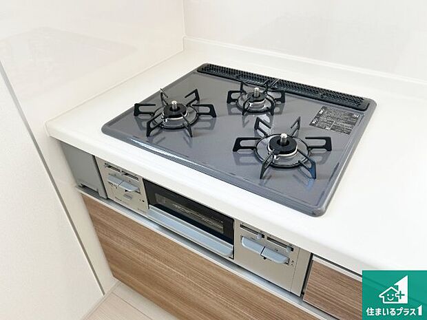 【コンロ】ダブル高火力Siセンサー付きコンロ!3口あるので、まとめて料理をする時も大活躍!