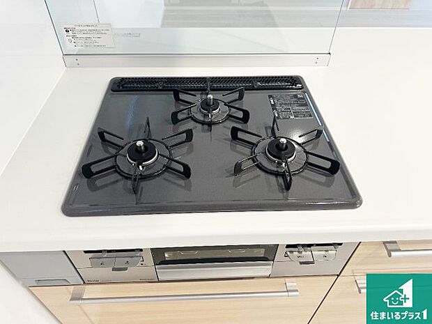 【コンロ】ダブル高火力Ｓｉセンサー付きコンロ！３口あるので、まとめて料理をする時も大活躍！