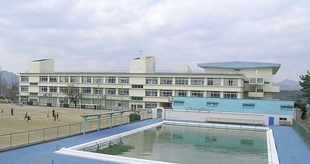 川西市立陽明小学校