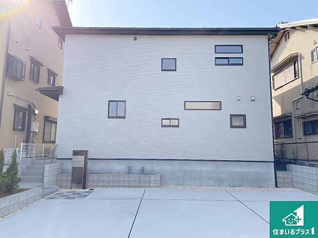 【外観】安心の10年保証！外観を美しく保ち、雨水で汚れを落とします！気になることがありましたら、お気軽にお問い合わせください！