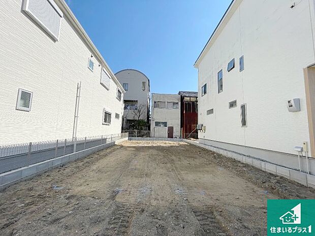 【外観】建築中ですが現地を見ると分かる事もございますので、ぜひ一度現地をご覧ください。