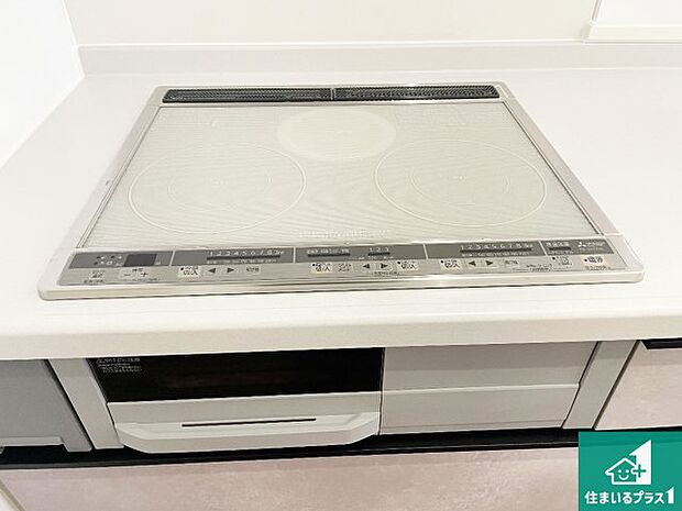 【コンロ】ダブル高火力Siセンサー付きコンロ!3口あるので、まとめて料理をする時も大活躍!