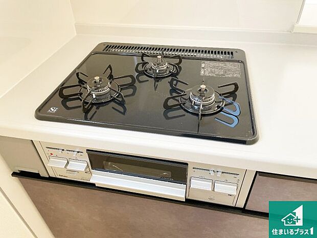 【コンロ】ダブル高火力Siセンサー付きコンロ!3口あるので、まとめて料理をする時も大活躍!