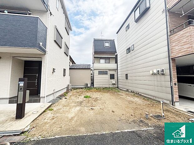 【外観】周辺は落ち着いた街並みの住宅地!子育てがしやすい住環境です!まだ未完成ですが、現地でしかわからない事もございます。是非一度ご覧ください。