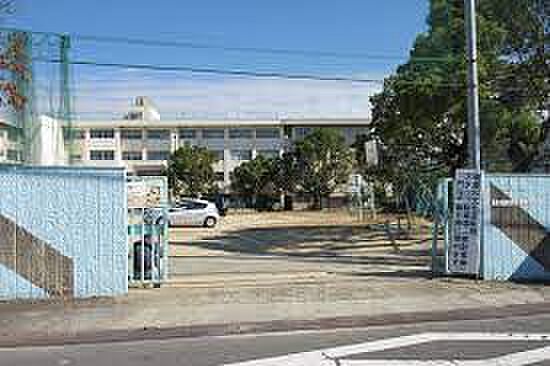 寝屋川市立東小学校