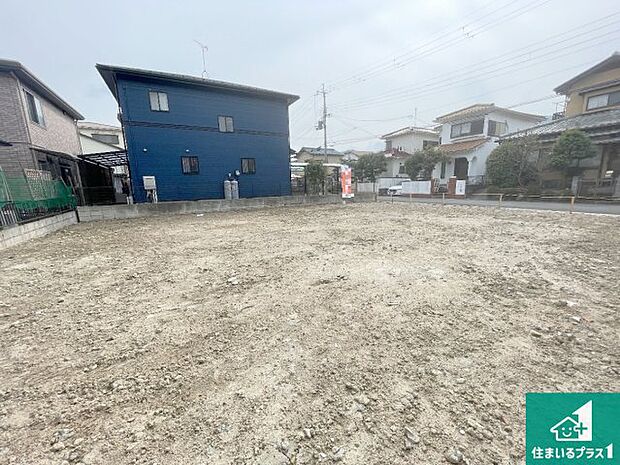 【外観】周辺は落ち着いた街並みの住宅地!子育てがしやすい住環境です!まだ未完成ですが、現地でしかわからない事もございます。是非一度ご覧ください。