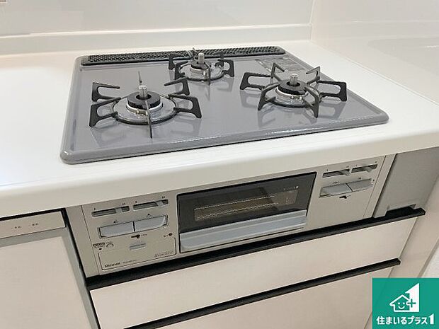 【コンロ】ダブル高火力Siセンサー付きコンロ!3口あるので、まとめて料理をする時も大活躍!