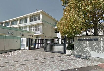 富田林市立第三中学校 徒歩640m