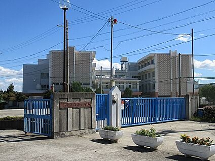 箕面市立西小学校 徒歩800m