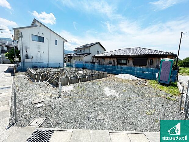 【外観】現在建築中!落ち着いた街並みで新生活を始めることが出来そう!周辺の物件も併せてご紹介させて頂きます!