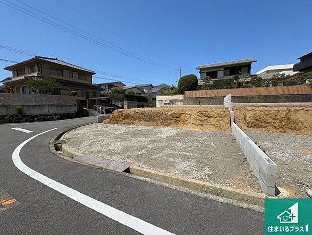 【外観】現在建築中！落ち着いた街並みで新生活を始めることが出来そう！周辺の物件も併せてご紹介させて頂きます！