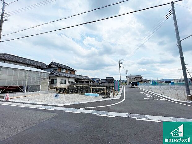 【外観】現在建築中!落ち着いた街並みで新生活を始めることが出来そう!周辺の物件も併せてご紹介させて頂きます!