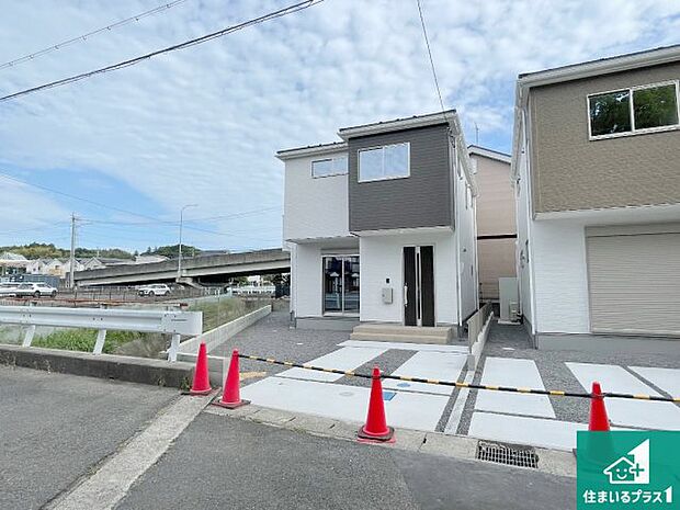 【外観】安心の10年保証!外観を美しく保ち、雨水で汚れを落とします!気になることがありましたら、お気軽にお問い合わせください!