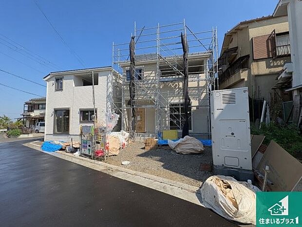 【外観】周辺は落ち着いた街並みの住宅地！子育てがしやすい住環境です！まだ未完成ですが、現地でしかわからない事もございます。是非一度ご覧ください。