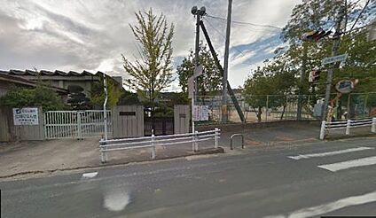 平群町立平群小学校 徒歩562m