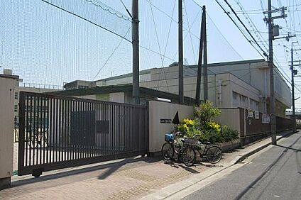 東大阪市立花園中学校 徒歩450m