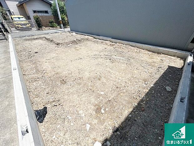 【外観】周辺は落ち着いた街並みの住宅地!子育てがしやすい住環境です!まだ未完成ですが、現地でしかわからない事もございます。是非一度ご覧ください。