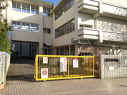 生駒市立生駒南小学校 徒歩120m