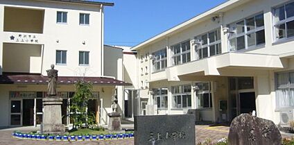 野洲市立三上小学校 徒歩900m