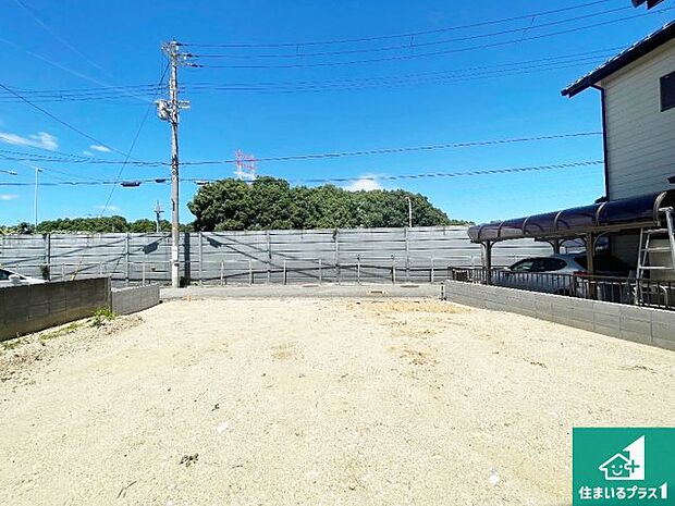 【外観】周辺は落ち着いた街並みの住宅地!子育てがしやすい住環境です!まだ未完成ですが、現地でしかわからない事もございます。是非一度ご覧ください。