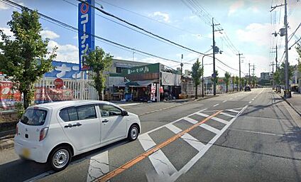 スーパーもりお 徒歩191m