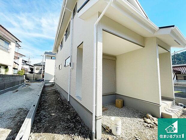 【外観】周辺は落ち着いた街並みの住宅地！子育てがしやすい住環境です！まだ未完成ですが、現地でしかわからない事もございます。是非一度ご覧ください。