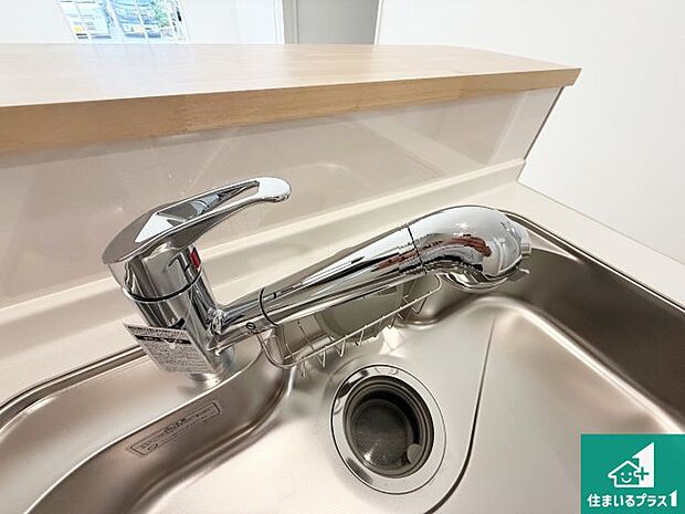 【キッチン水栓】浄水器を内蔵!炊飯時、お茶を作る時に安心してお水を使えます!お湯と冷水、浄水と原水、シャワーの切替えもワンタッチです!