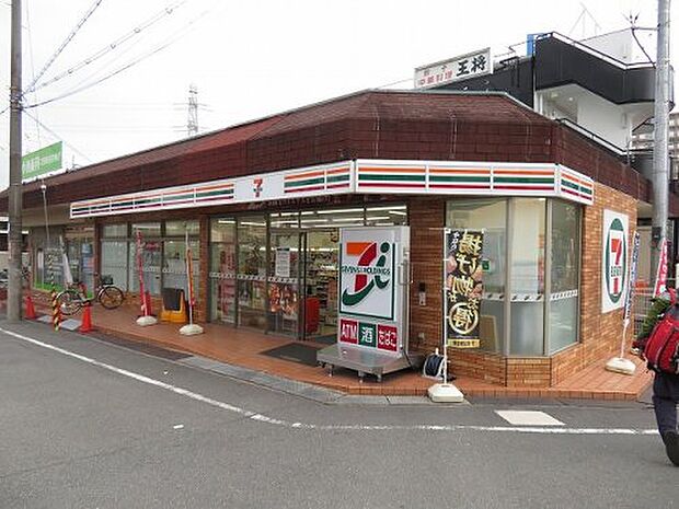 セブンイレブン 枚方牧野駅西口店