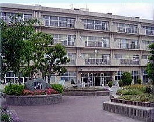 宝塚市立中山五月台中学校