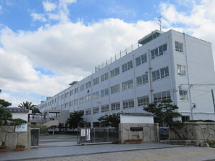 高槻市立第一中学校 徒歩1200m