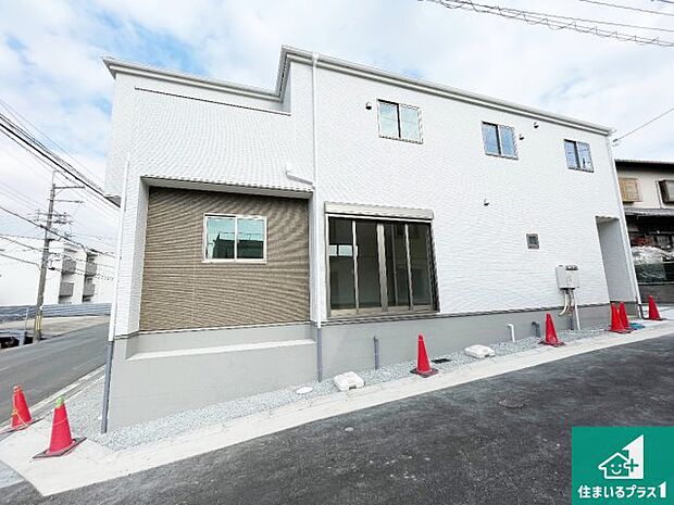 【外観】安心の10年保証!外観を美しく保ち、雨水で汚れを落とします!気になることがありましたら、お気軽にお問い合わせください!