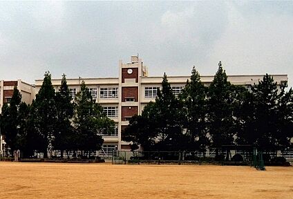 尼崎市立中央中学校 徒歩1700m