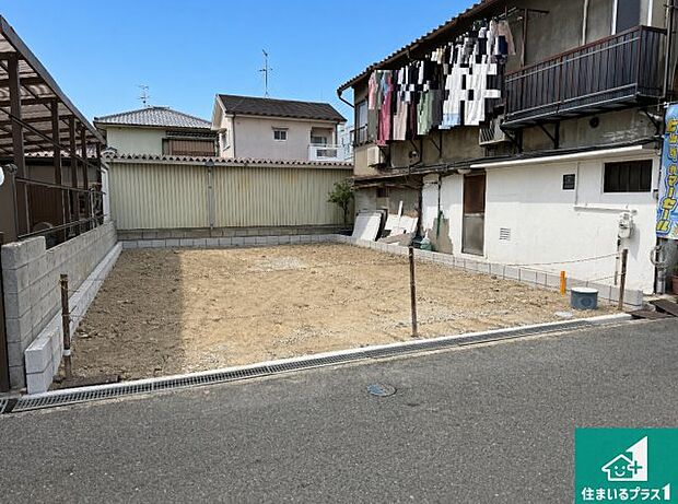 【外観】周辺は落ち着いた街並みの住宅地!子育てがしやすい住環境です!まだ未完成ですが、現地でしかわからない事もございます。是非一度ご覧ください。