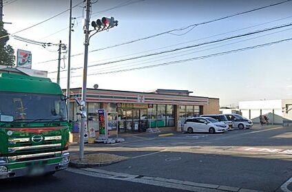 セブンイレブン 富田林久野喜台店 徒歩523m