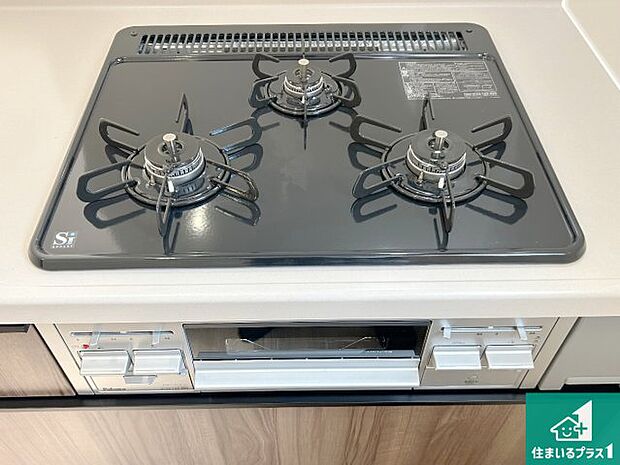 【コンロ】ダブル高火力Ｓｉセンサー付きコンロ！３口あるので、まとめて料理をする時も大活躍！