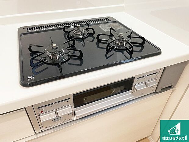 【コンロ】ダブル高火力Siセンサー付きコンロ!3口あるので、まとめて料理をする時も大活躍!