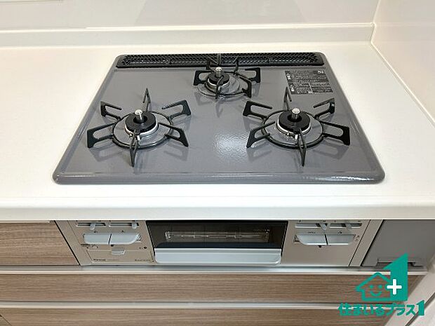 【コンロ】ダブル高火力Siセンサー付きコンロ!3口あるので、まとめて料理をする時も大活躍!