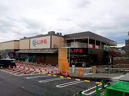 ライフ 滝谷店 徒歩1090m